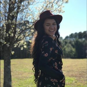 Meet your Posher, Abril